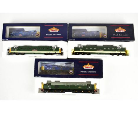 BACHMANN BRANCH-LINE; three boxed locomotives 32-477 Class 40 Diesel D325 Split Head Code Green, 32/525 Class 55 Deltic D9904