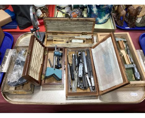 Moore-Wright No 206 Gauge, Moore-Wright tools, Micrometer 100-125 magnifying glass etc:- One Tray.