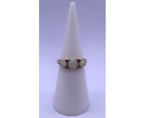 9ct gold opal &amp; diamond set ring - Size I 