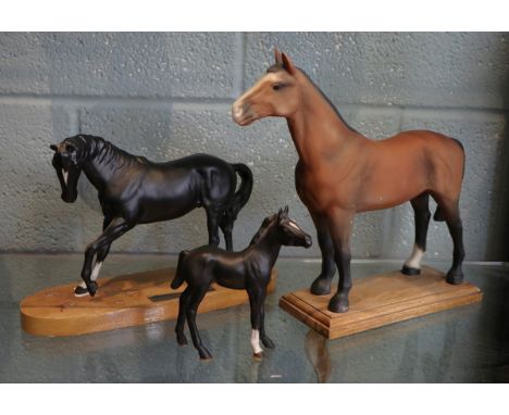 Collection of ceramic horses to include Beswick 