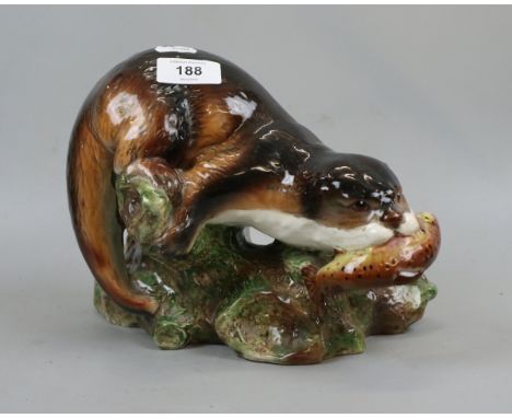 Ceramic Sylvac otter - Approx height: 18cm 