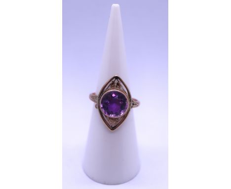 9ct gold amethyst set ring - Size M 