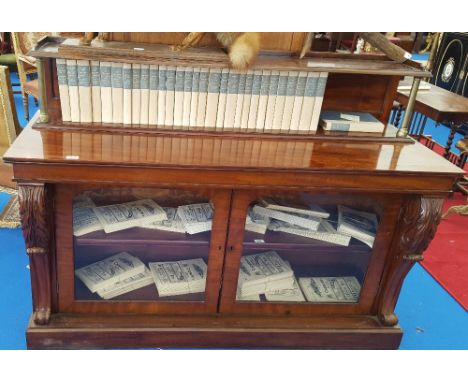 A WONDERFUL WILLIAM IV MAHOGANY TWO DOOR SIDE CABINET with glazed doors and shelf tier to the top. Circa 1830.