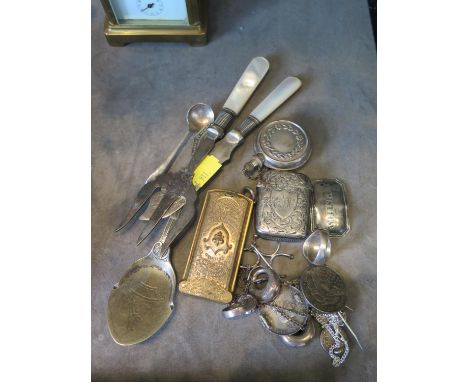 A small collection to include silver earrings, silver ring, a silver vesta case and perfume flask 
