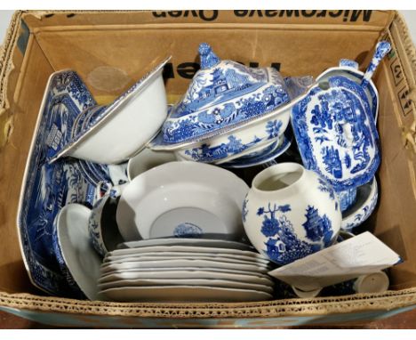 Assorted English pottery transfer-printed blue and white willow pattern wares&nbsp;including Burleigh ware willow pattern par
