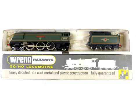 Wrenn 00 gauge W2266AX Bulleid BR Green 'City of Wells', engine and tender, Packer No.3 and Ref 06728 on box base,