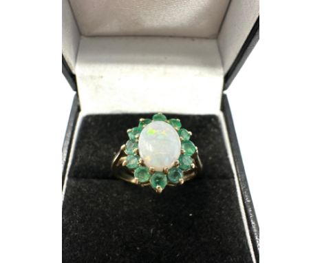 9ct Gold White Opal & Emerald Oval Cluster Ring (2.6g) 