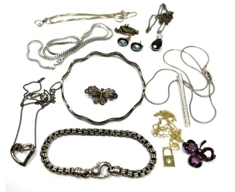 Selection of vintage silver jewellery weight 70g 