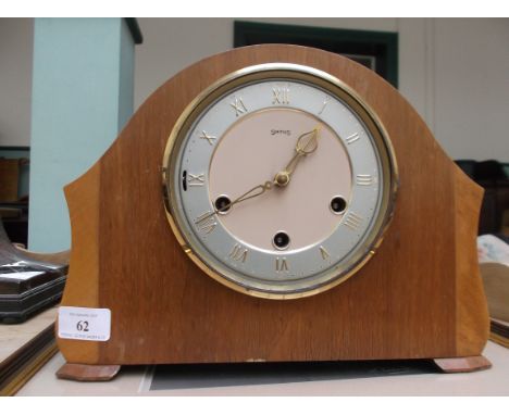 Smiths mantelclock in light oak domed case