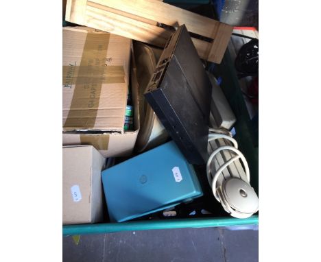 BOX OF MISC:MAGNIFYING LAMP, PLAYSTATION CONSOLE, HALOGEN CAPSULE