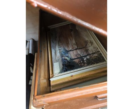METAL TRUNK WITH PICTURES