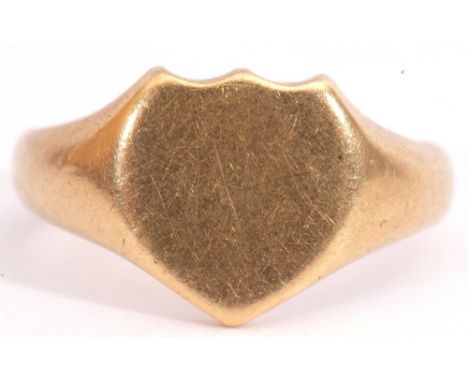 18ct gold small signet ring, a plain heart panel and polished shank, size D/E, 4gms, maker's/sponsor's mark C.G &amp; S