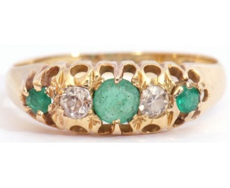 Antique emerald and diamond ring with three graduated round cut emeralds and two round old cut diamonds, Birmingham 1922, siz