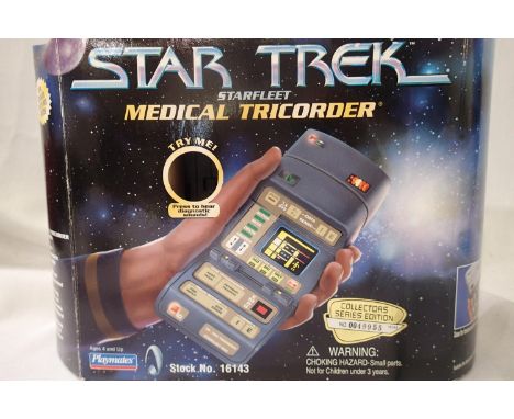 Star Trek Starfleet medical tricorder, sounds and lights. Appears as new, boxed. P&amp;P Group 1 (£14+VAT for the first lot a