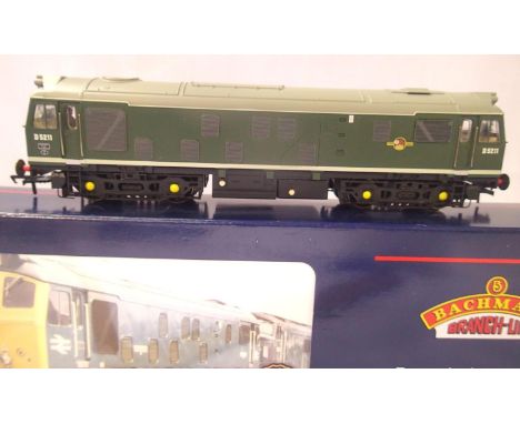 Bachmann 32-325 class 25 diesel, D5211, Green, in excellent condition, box with storage wear. P&amp;P Group 1 (£14+VAT for th