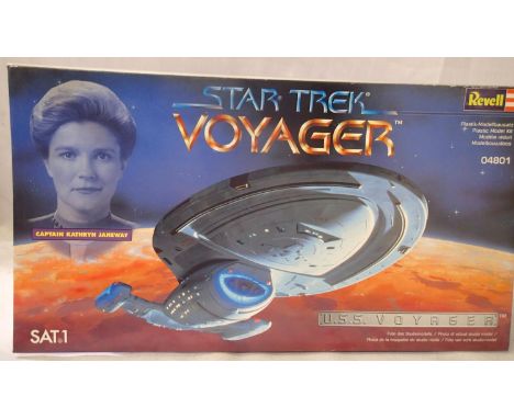 Revell 04801 plastic kit of Star Trek USS Voyager, appears complete, unstarted, contents unchecked. P&amp;P Group 1 (£14+VAT 