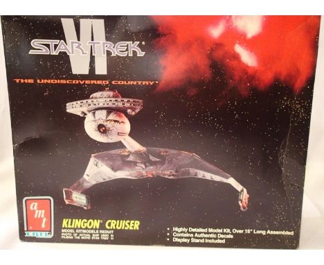 AMT plastic kit, Klingon Cruiser, L: 38 cm, appears complete, unchecked. P&amp;P Group 1 (£14+VAT for the first lot and £1+VA