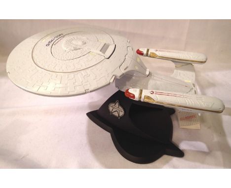 Franklin Mint Diecast Star Trek USS Enterprise model on stand, approximately L: 30 cm, with poly box and shipping carton. P&a