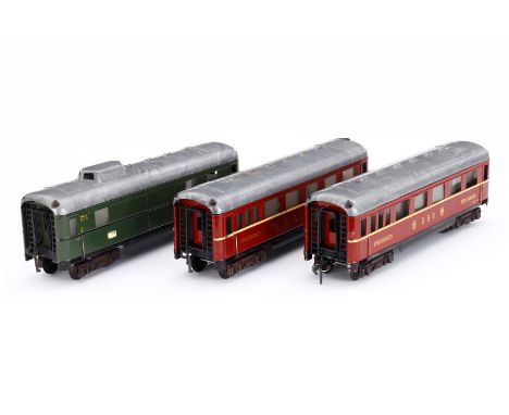 3 Fleischmann Wagen, Spur 0, grün und rot, LS, tw besch., L 23,5, Z 3
