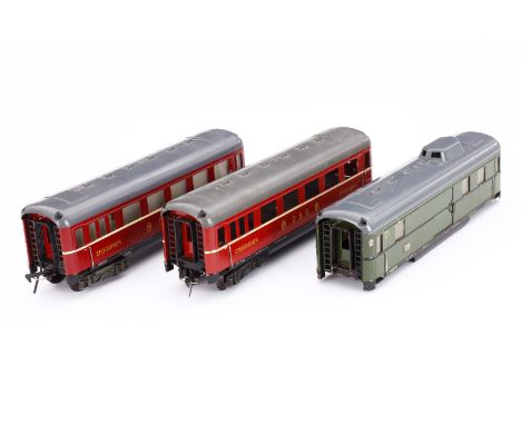 3 Fleischmann Wagen, Spur 0, rot und grün, NV, LS, L 23,5, Z 3