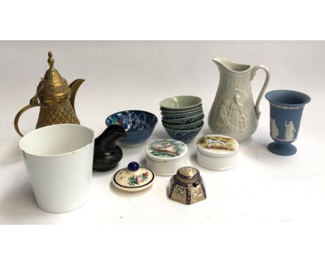 Six blue and white tea bowls; together with two lidded trinket dishes; ceramic inkwell with floral and gilt decoration with S