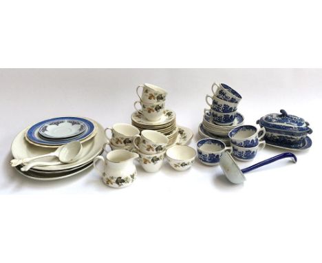 A mixed lot of ceramics to include Royal Doulton 'Larchmont' part tea service; Mason's Willow pattern; blue and white tureen 