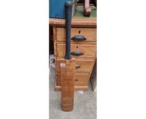 Cricket: The Len Hutton Autograph bat, further inscribed 'Leonard Hutton' verso.&nbsp; 