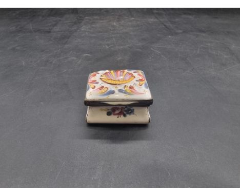 A late 18th century enamel box,&nbsp;4.5cm wide.&nbsp; 