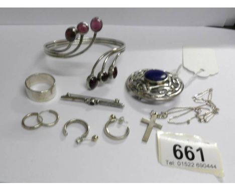 A collection of silver jewellery including bangle, brooch etc, (6 items)