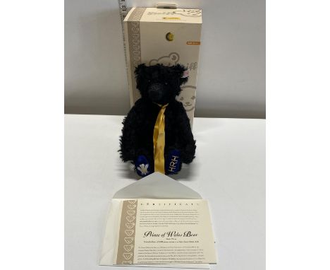 A boxed Steiff bear 'HRH' serial number 662584