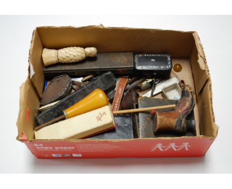 A collection of miscellaneous items to include black lacquered snuff box, cut throat razor, pocket knife, etc