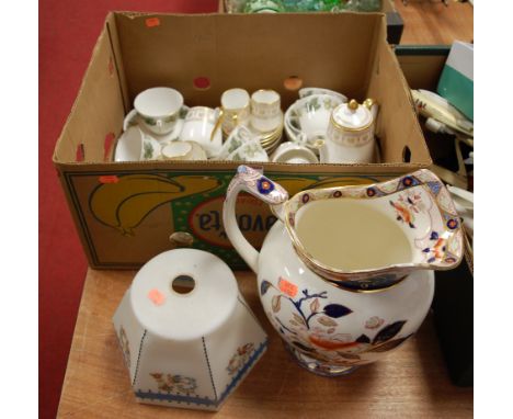 Assorted tea and coffee wares to include Royal Worcester, Crown Staffordshire, and Duchess, together with glass soda syphon, 
