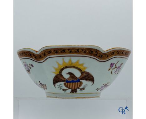 Asian Art: A Chinese famille rose bowl in export porcelain for the American market decorated with an impressive spread eagle.