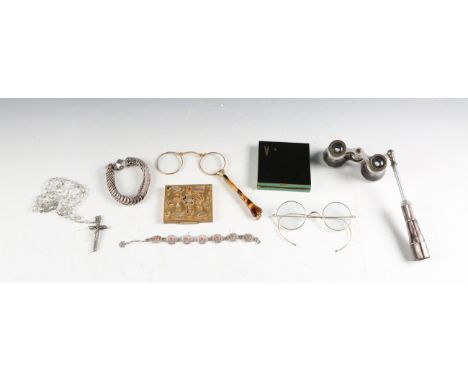 A small group of collectors' items, including an American gilt metal compact with enamelled and paste set mounts, width 7cm, 