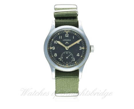 A GENTLEMAN'S BRITISH MILITARY W.W.W. LEMANIA WRIST WATCH CIRCA 1940s
D: Black dial with Arabic numerals, luminous markers, m
