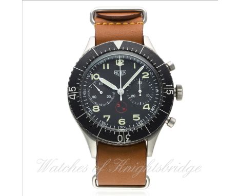 A RARE GENTLEMAN'S STAINLESS STEEL GERMAN MILITARY HEUER "BUND" FLYBACK CHRONOGRAPH WRIST WATCH CIRCA 1970
D: Black dial with