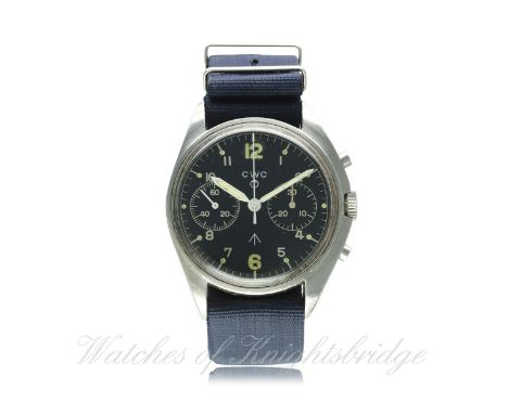 A GENTLEMAN'S STAINLESS STEEL BRITISH MILITARY RAF CWC CHRONOGRAPH PILOTS WRIST WATCH DATED 1980
D: Black dial with Arabic nu