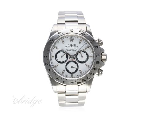 A GENTLEMAN'S STAINLESS STEEL ROLEX OYSTER PERPETUAL COSMOGRAPH DAYTONA BRACELET WATCH DATED 1997, REF. 16520 WITH BOX & PAPE