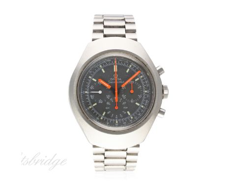 A GENTLEMAN'S STAINLESS STEEL OMEGA SEAMASTER "FLAT JEDI" CHRONOGRAPH BRACELET WATCH CIRCA 1970, REF. 145.024 WITH OMEGA SERV