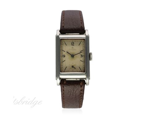 A GENTLEMAN'S STAINLESS STEEL OMEGA WATERPROOF WRIST WATCH CIRCA 1939
D: Silver dial with black markers & quarterly Arabic nu