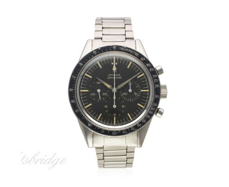 A RARE GENTLEMAN'S STAINLESS STEEL OMEGA SPEEDMASTER CHRONOGRAPH BRACELET WATCH CIRCA 1962, REF. 2998-62
D: Black dial with l