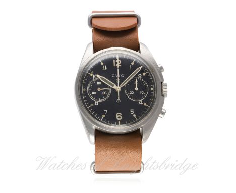 A GENTLEMAN'S STAINLESS STEEL BRITISH MILITARY CWC CHRONOGRAPH RAF PILOTS WRIST WATCH DATED 1975
D: Black dial with Arabic nu