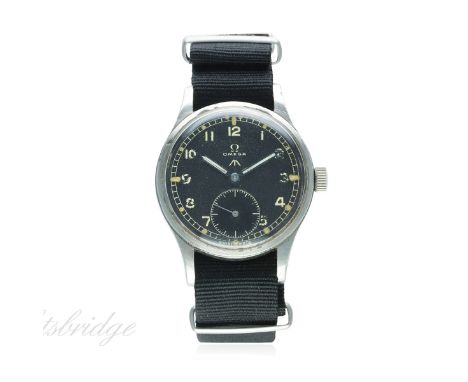 A GENTLEMAN'S STAINLESS STEEL BRITISH MILITARY W.W.W. OMEGA WRIST WATCH CIRCA 1944
D: Black dial with Arabic numerals & lumin