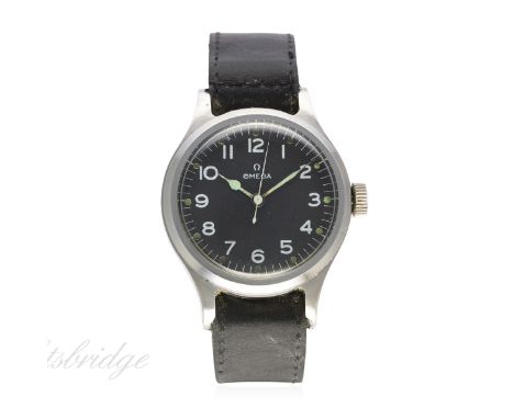 A GENTLEMAN'S STAINLESS STEEL BRITISH MILITARY RAF OMEGA PILOTS WRIST WATCH DATED 1956
D: Black dial with Arabic numerals. M: