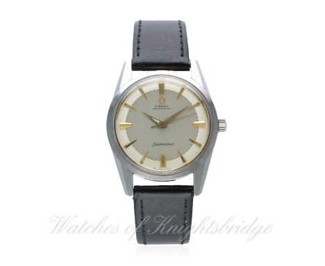 A GENTLEMAN'S STAINLESS STEEL OMEGA SEAMASTER AUTOMATIC WRIST WATCH CIRCA 1960, REF. 14700 1 SC
D: Two tone silver dial with 