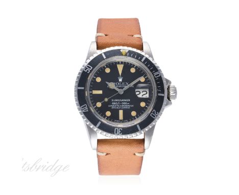 A GENTLEMAN'S STAINLESS STEEL ROLEX OYSTER PERPETUAL DATE SUBMARINER WRIST WATCH CIRCA 1979, REF. 1680
D: Black dial with lum