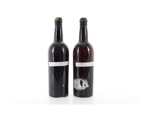 2 BOTTLES OF CROFT 1927 VINTAGE PORT No stated ABV / Approx 75clQty: 2Both have cracking to the seals. Both showing signs of 