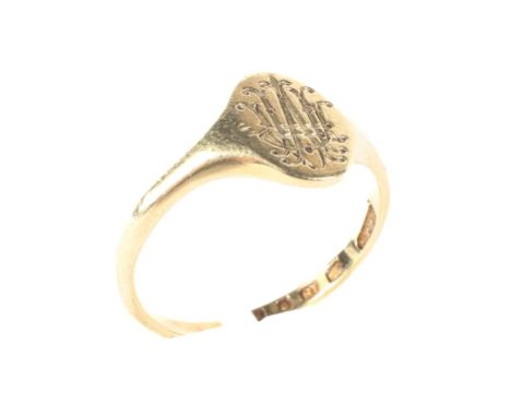 An 18ct gold signet ring, with engraving to inside 'with love from sunshine' ring size N, 3.3g