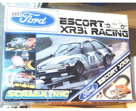 ESCORT SCALEXTRIC. Scalextric Escort XR31 racing set