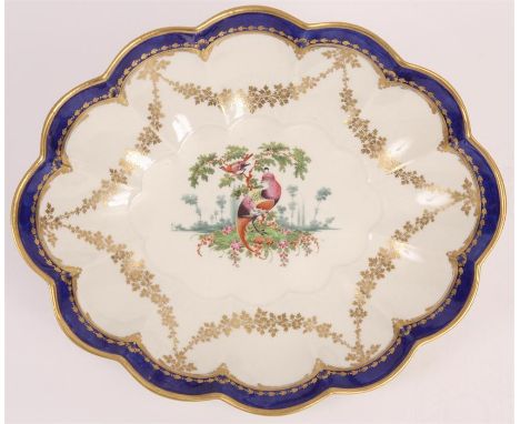 An attractive First Period Polychrome Worcester scalloped oval shallow DISH&nbsp;with gilded royal blue border and delicate f